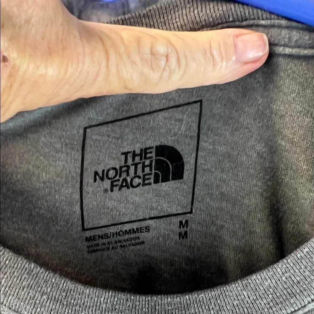 The North Face Men's Charcoal Long Sleeve Tee‎